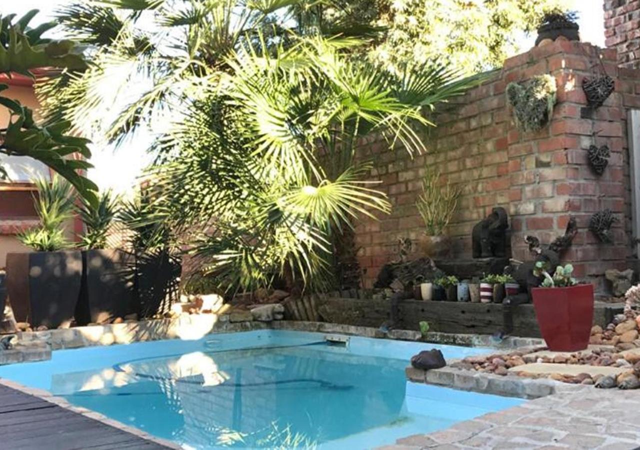 A La Martha'S Air-Port Guest House Port Elizabeth Bagian luar foto
