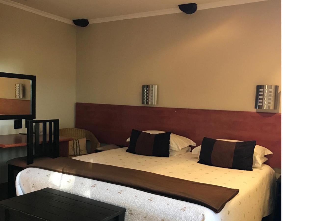 A La Martha'S Air-Port Guest House Port Elizabeth Bagian luar foto