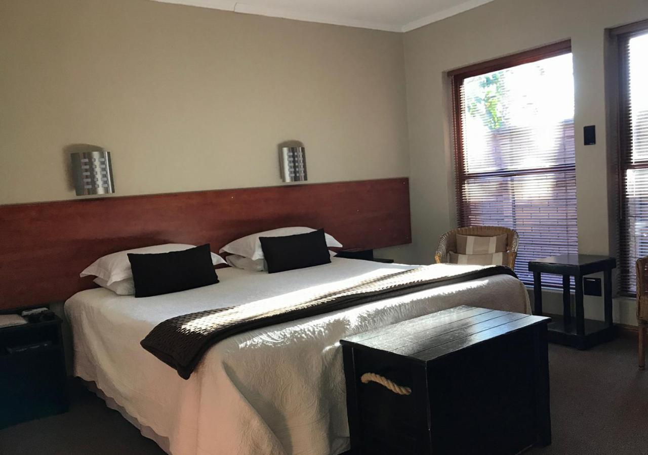 A La Martha'S Air-Port Guest House Port Elizabeth Bagian luar foto