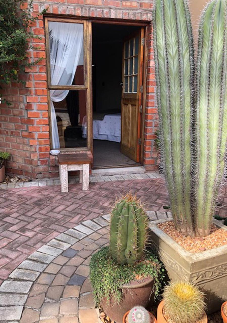 A La Martha'S Air-Port Guest House Port Elizabeth Bagian luar foto