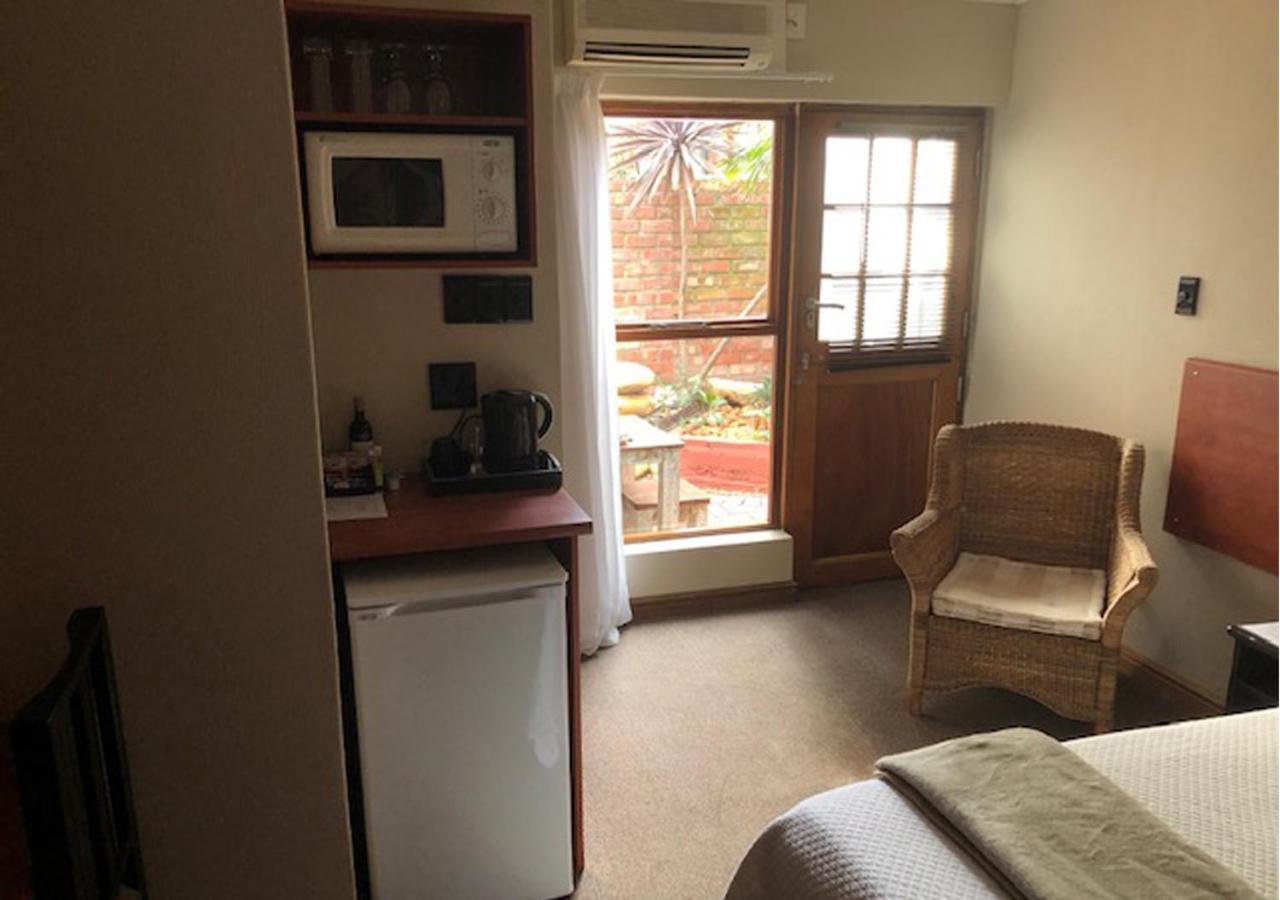 A La Martha'S Air-Port Guest House Port Elizabeth Bagian luar foto