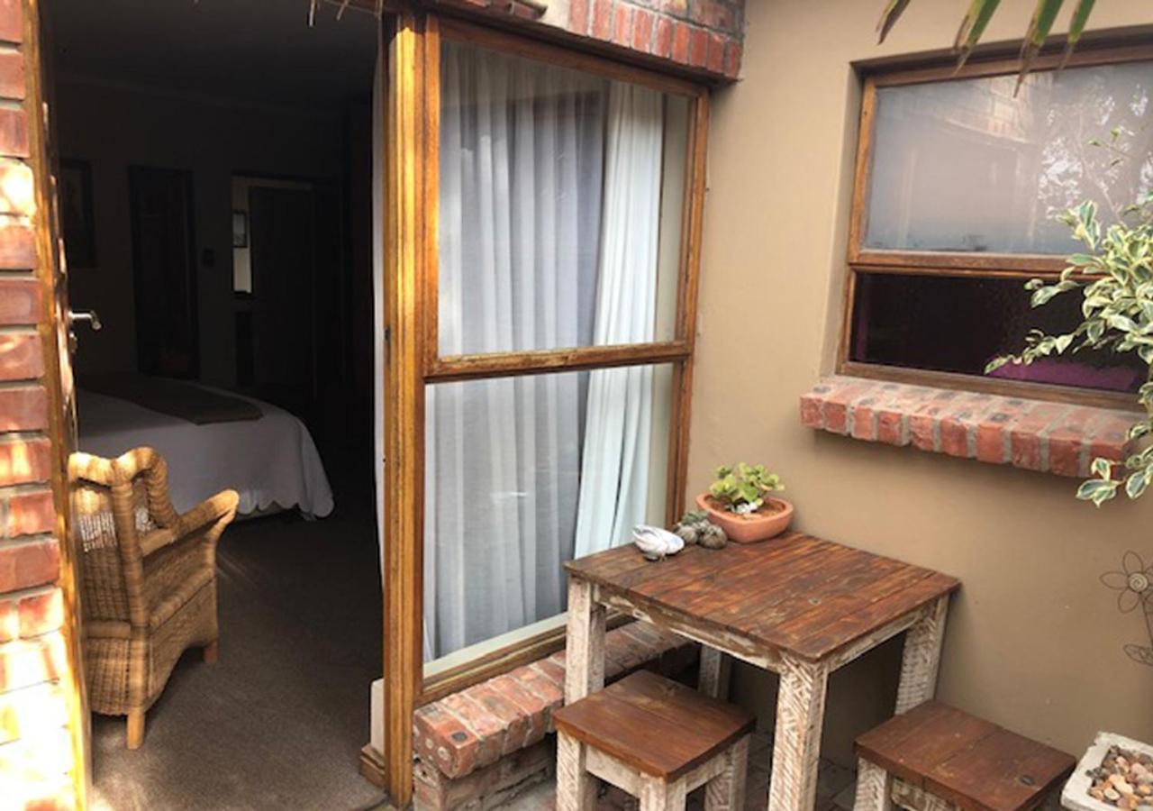 A La Martha'S Air-Port Guest House Port Elizabeth Bagian luar foto